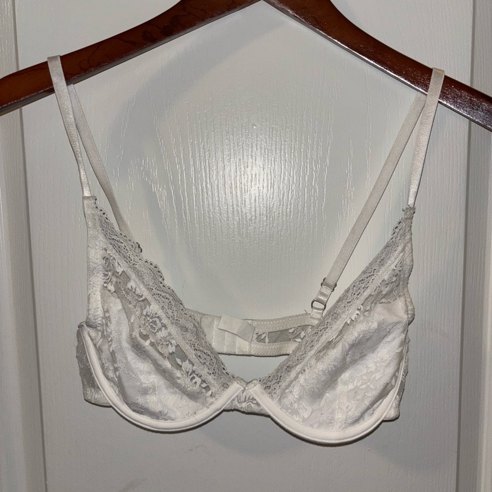 White lace bra